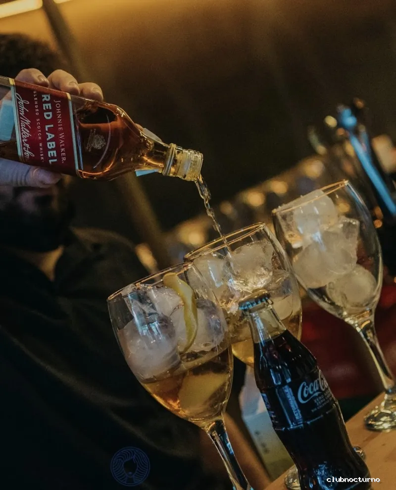 Lavoe Copas & Cocktails