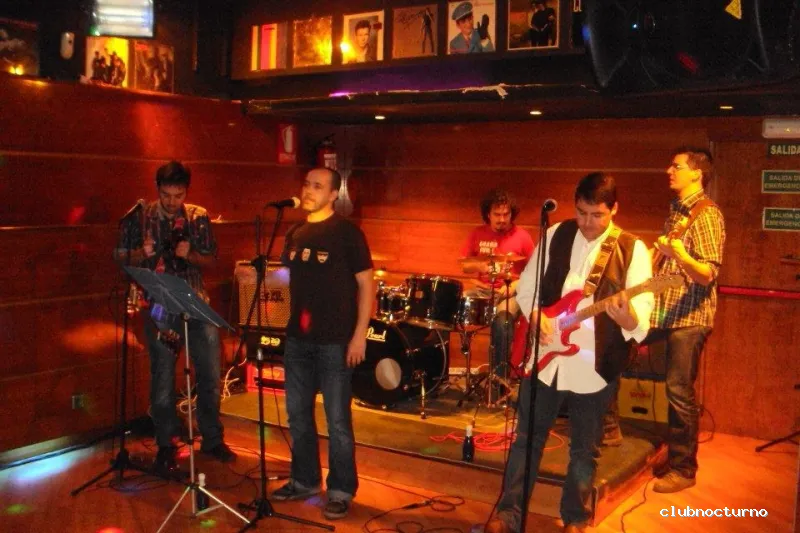 Héroe Café Espectáculo Bar de los 80