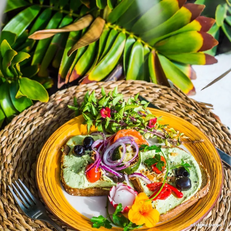 &Waves food and drink