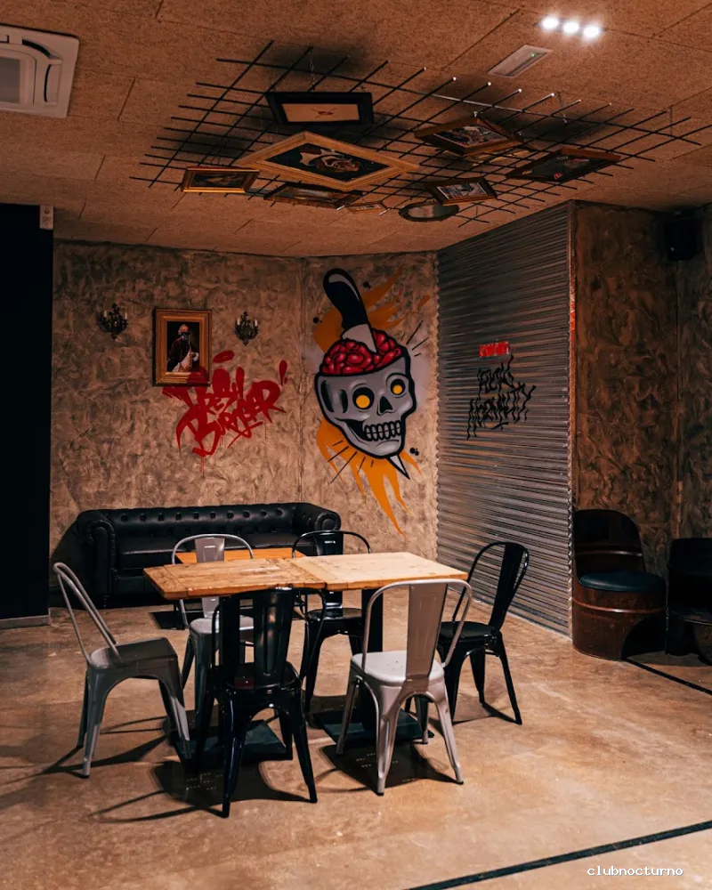 CLANDESTINE URBAN BAR