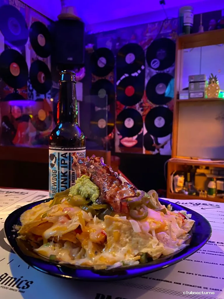 Vinyl - Lunch & Drinks