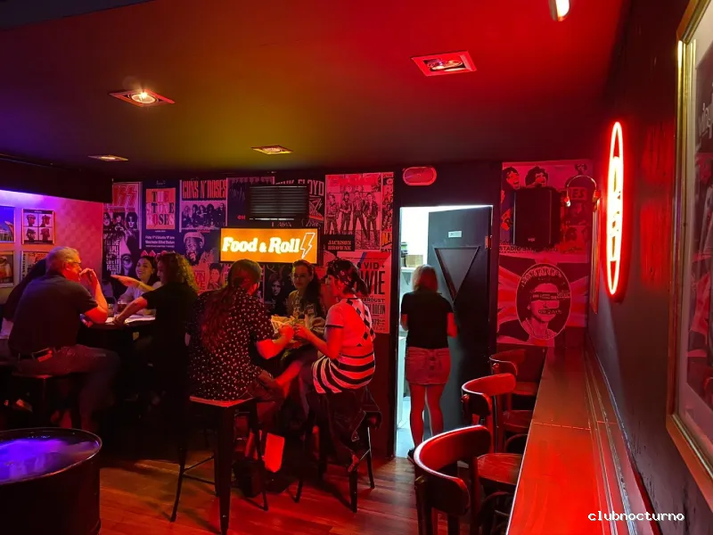 Vinyl - Lunch & Drinks