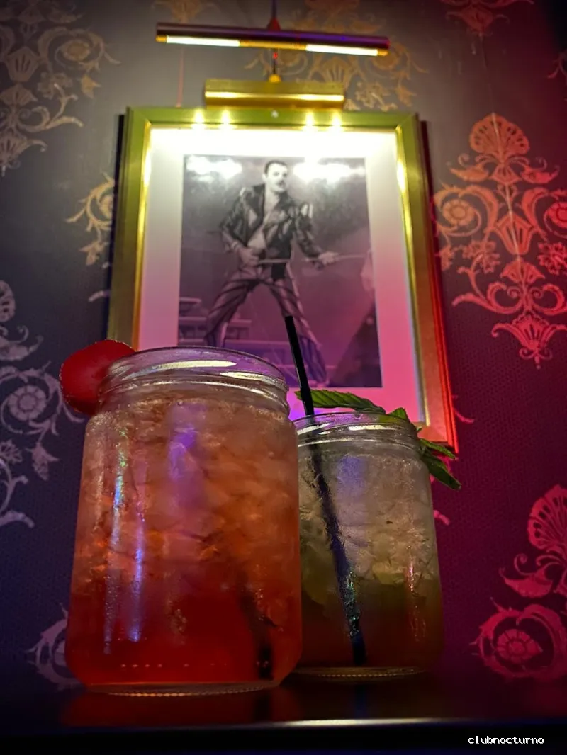 Vinyl - Lunch & Drinks