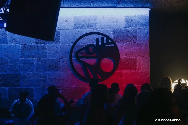 Iguanaport - Discoteca & Terraza