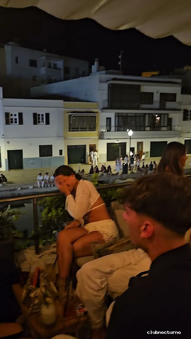 Iguanaport - Discoteca & Terraza