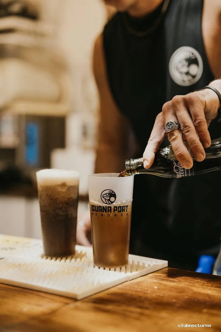 Iguanaport - Discoteca & Terraza