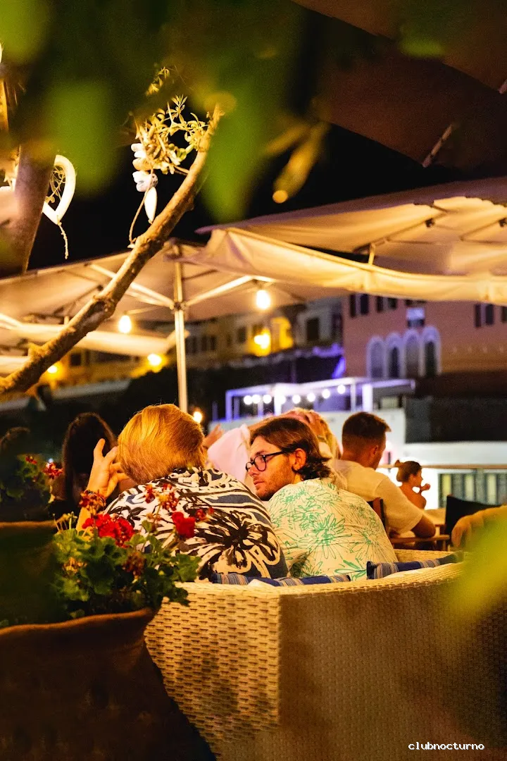 Iguanaport - Discoteca & Terraza