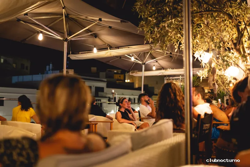 Iguanaport - Discoteca & Terraza