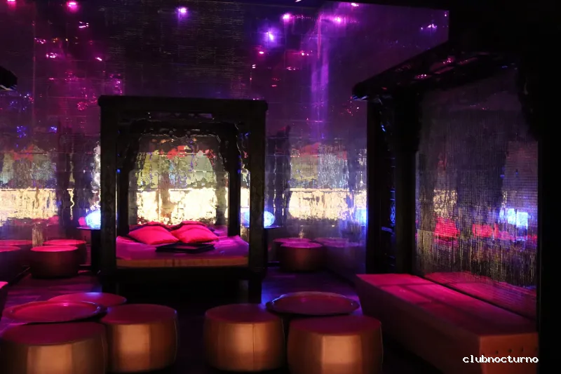 Las Palmeras - Night Pub Alicante