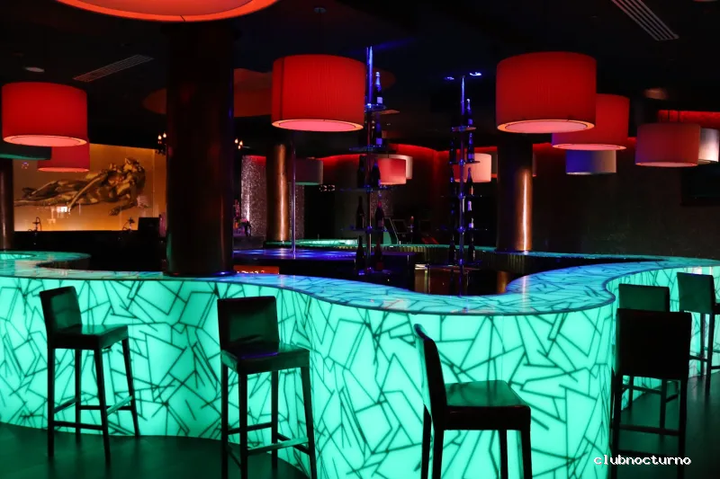 Las Palmeras - Night Pub Alicante