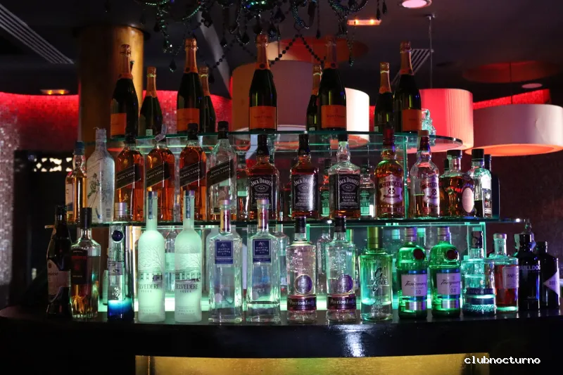 Las Palmeras - Night Pub Alicante