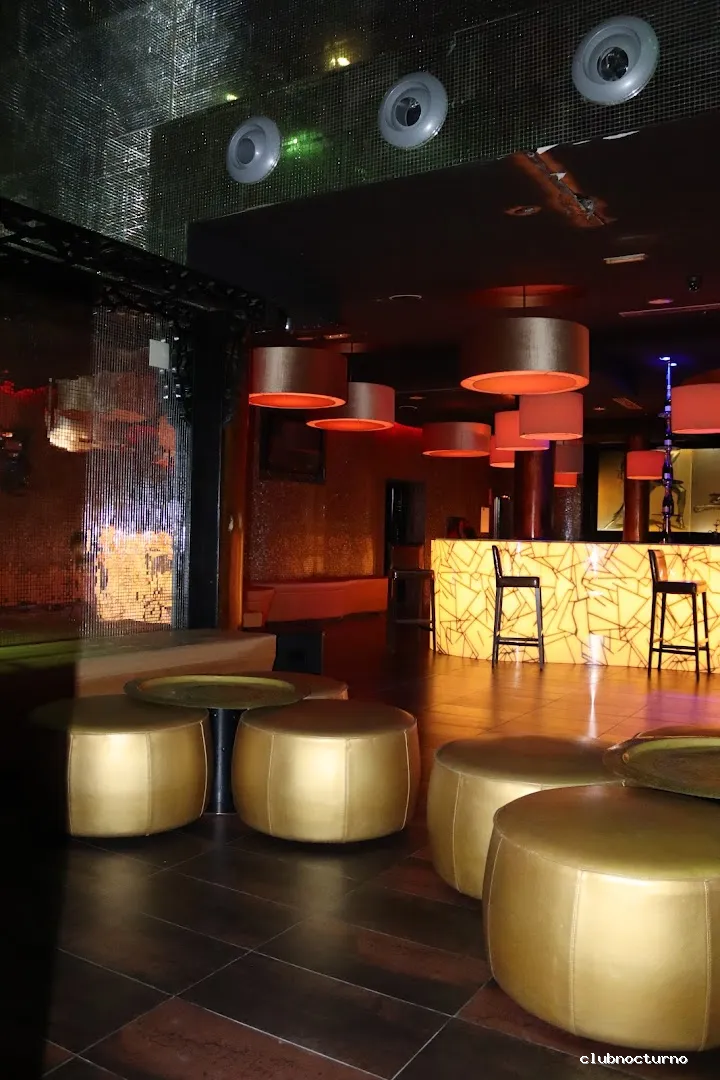 Las Palmeras - Night Pub Alicante