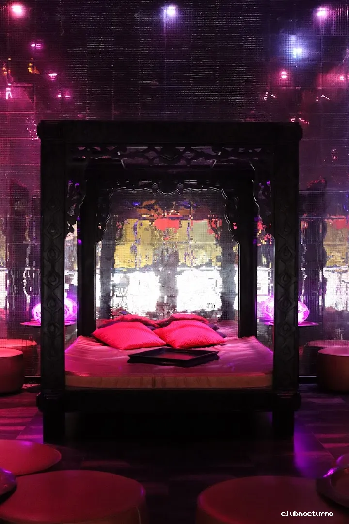 Las Palmeras - Night Pub Alicante