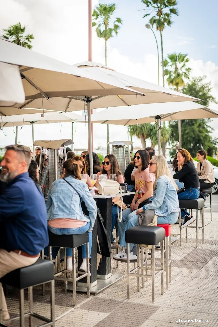 Bar Pinzón - Copas y música en Paseo Colón