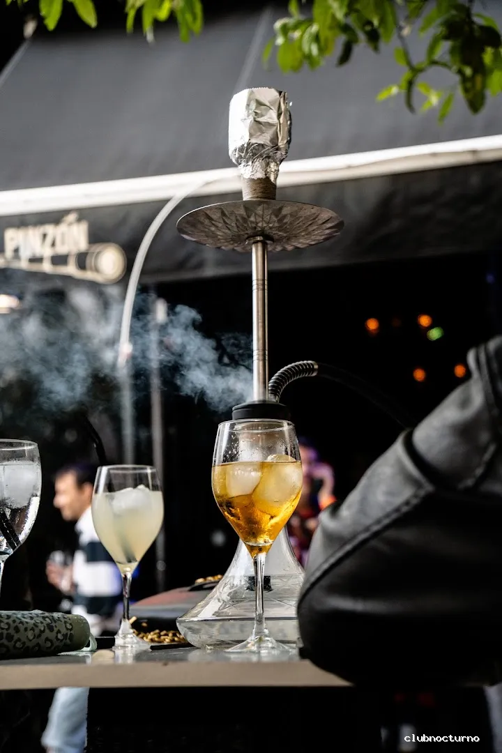 Bar Pinzón - Copas y música en Paseo Colón