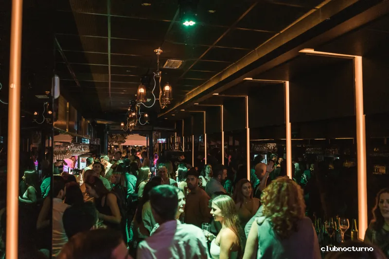 Bar Pinzón - Copas y música en Paseo Colón