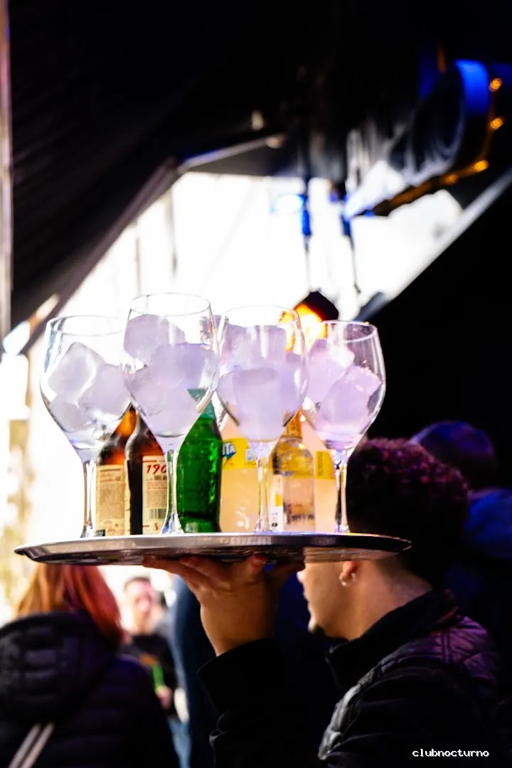 Bar Pinzón - Copas y música en Paseo Colón