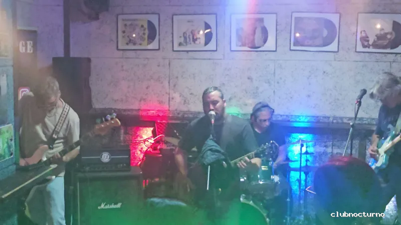 Es Vinil Cafe - Lounge