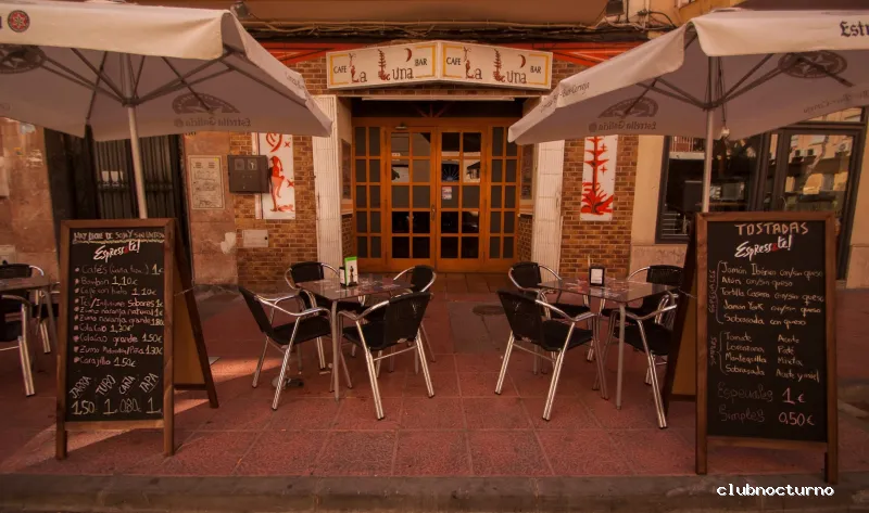 Café, Pub "La Luna"