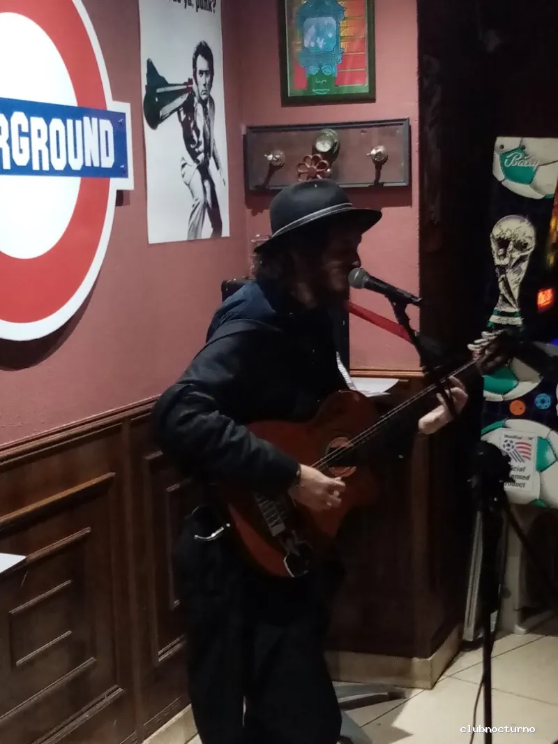 UNDERGROUND ROCK-BAR