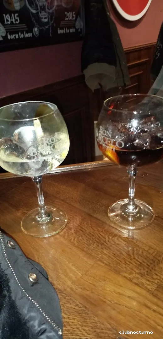 UNDERGROUND ROCK-BAR