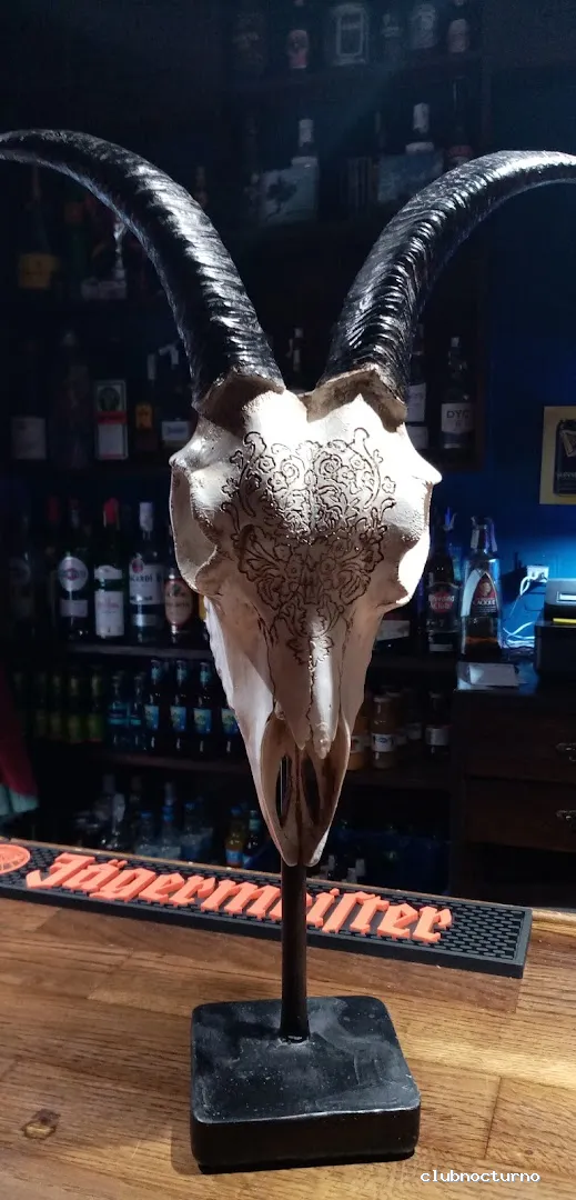 UNDERGROUND ROCK-BAR