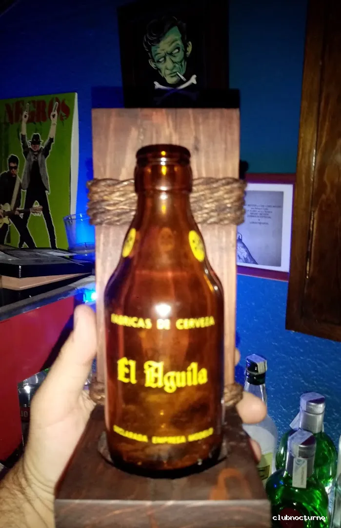 UNDERGROUND ROCK-BAR