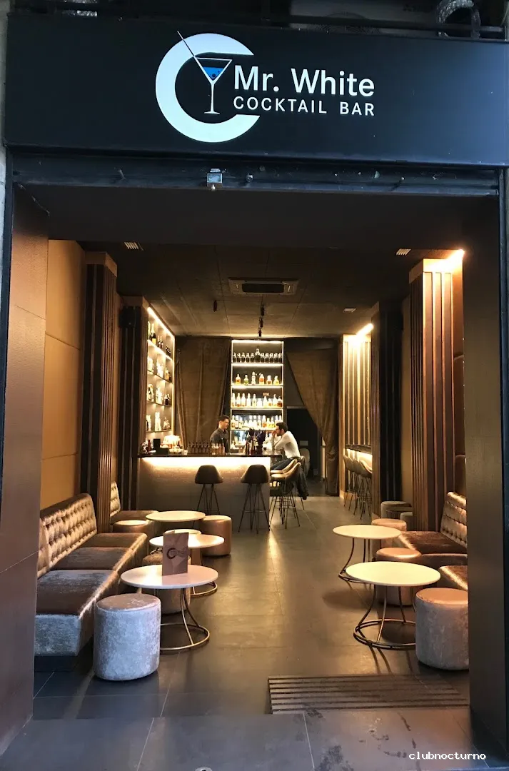 Mr White Cocktail Bar