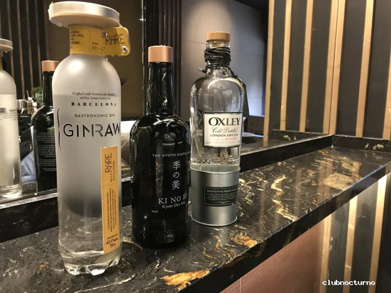 Mr White Cocktail Bar