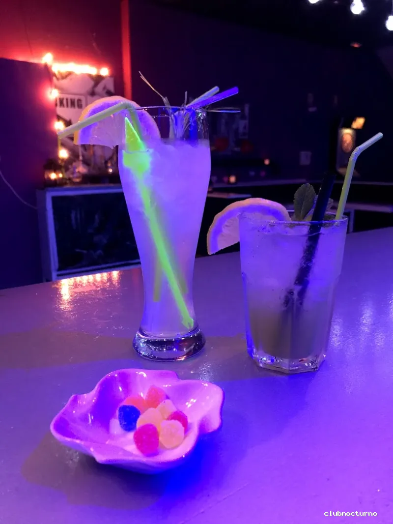 Pura vida scape club