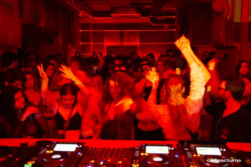 Les Enfants Brillants Barcelona