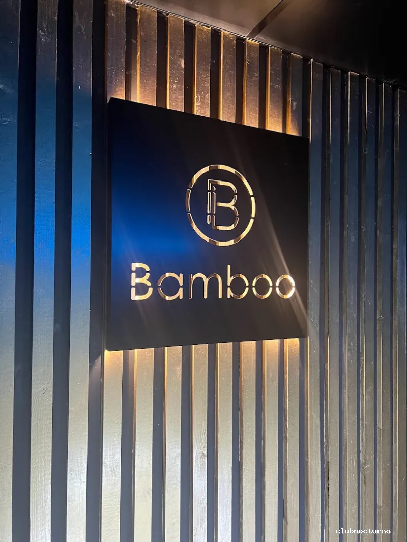Bamboo valencia pub