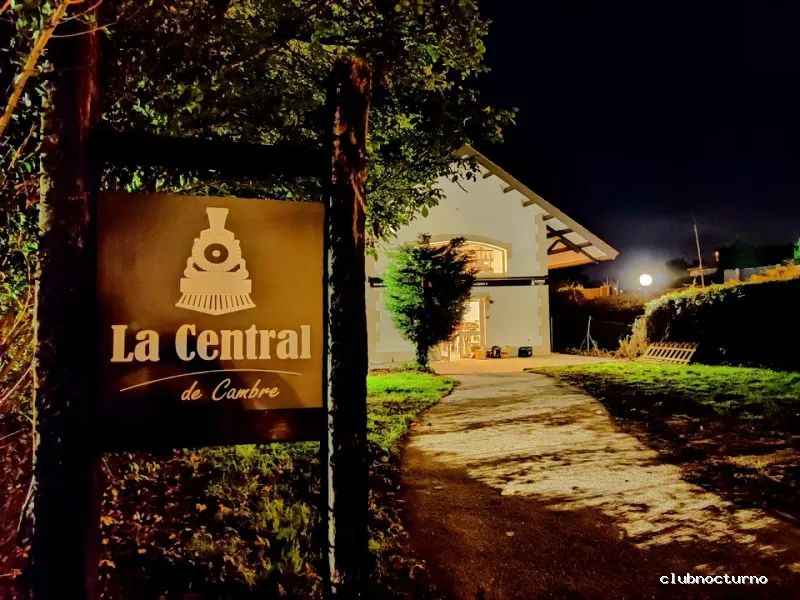 LA CENTRAL DE CAMBRE - Lounge Bar