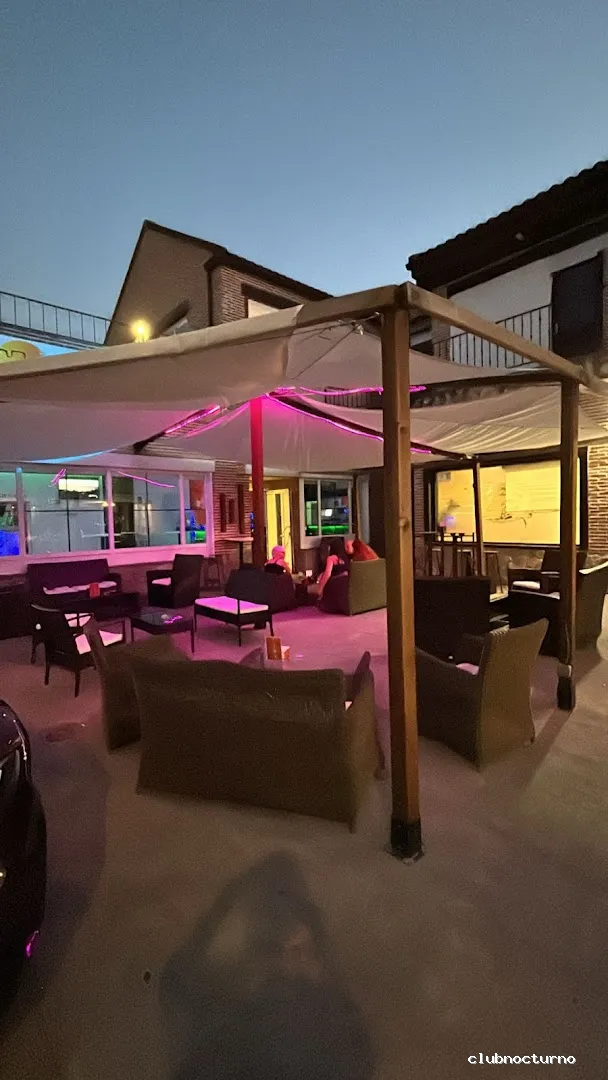 Embrujo Tardeo y Copas