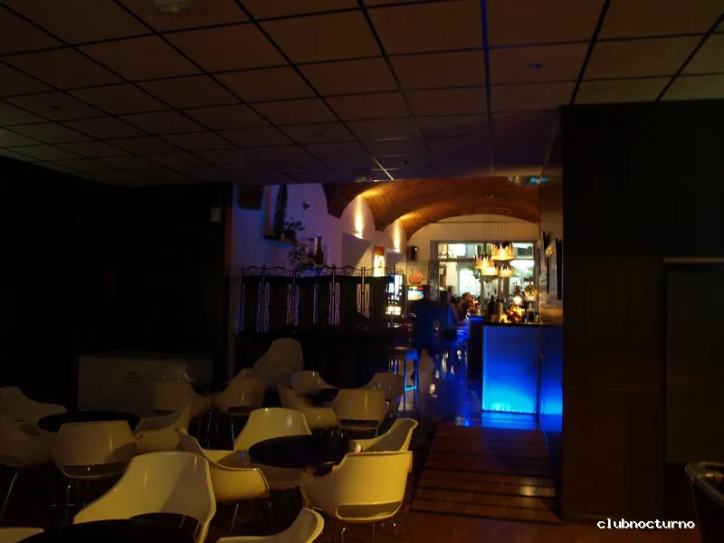 DISCOBAR COCTELERIA ZAFRA WHAT’S UP