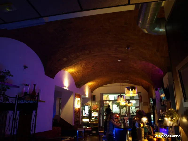 DISCOBAR COCTELERIA ZAFRA WHAT’S UP