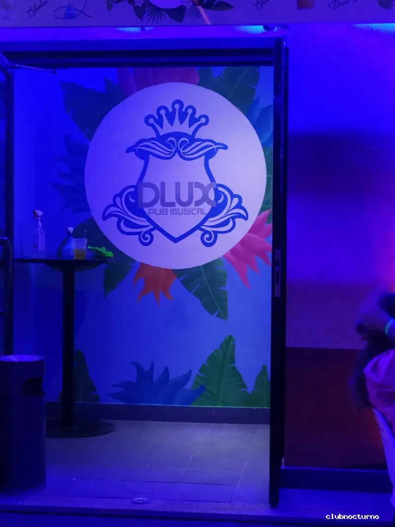 DLUX DISCO PUB