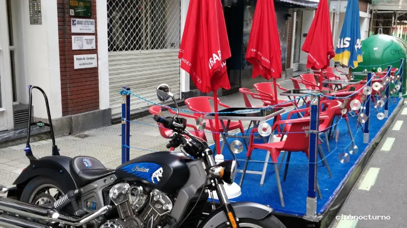 Azzurro Arcade Rock Pub