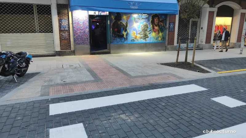 Azzurro Arcade Rock Pub