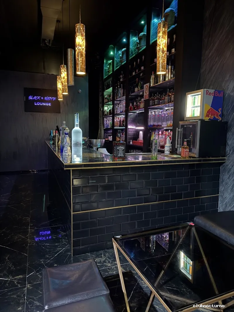 Black And White Club Mataro