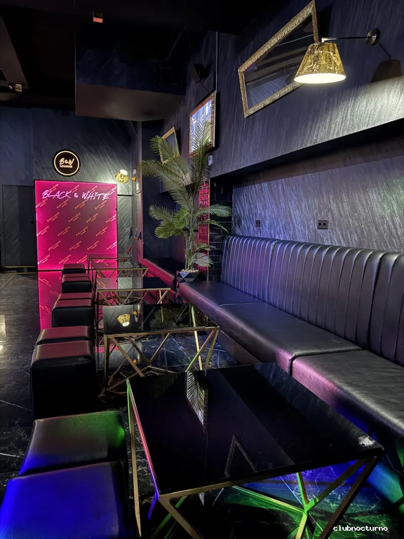 Black And White Club Mataro