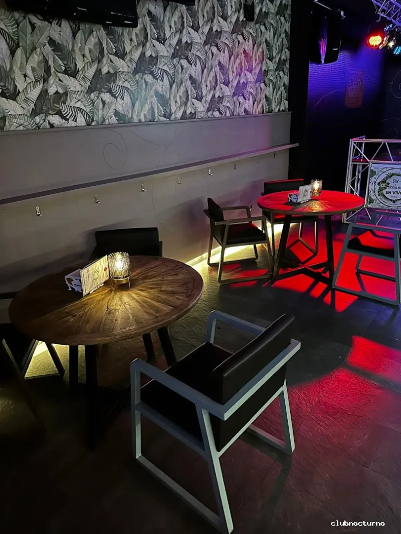 En vivo cocktail & gin pub