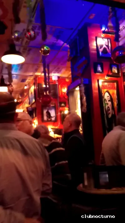 ROCKNROLLA MUSIC BAR