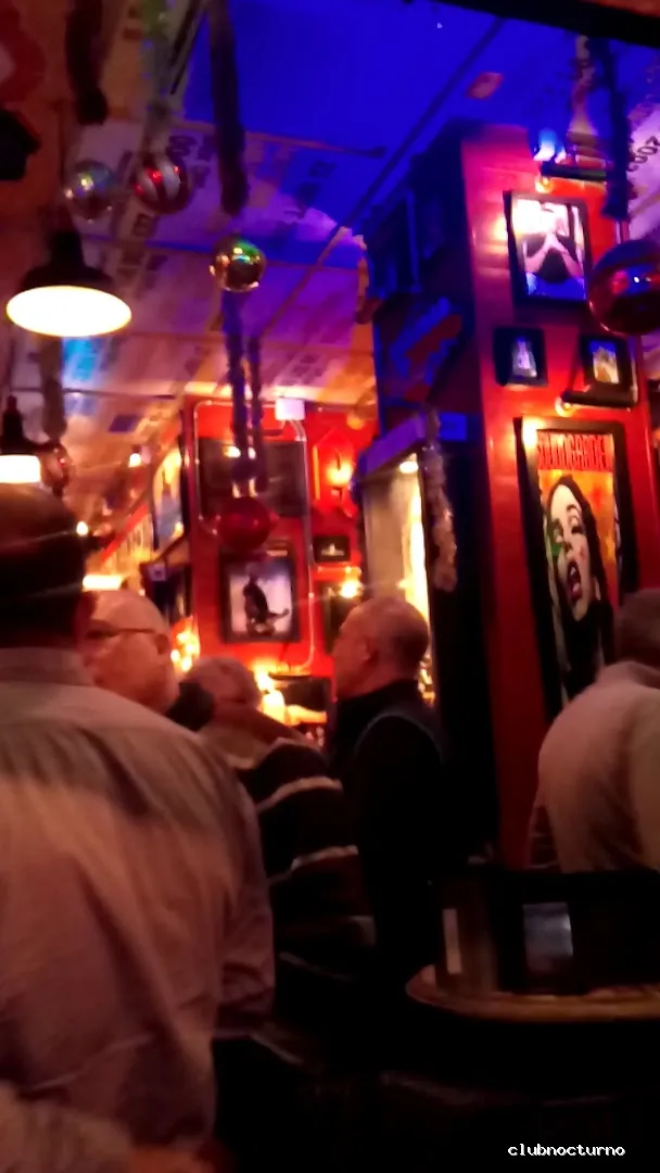 ROCKNROLLA MUSIC BAR