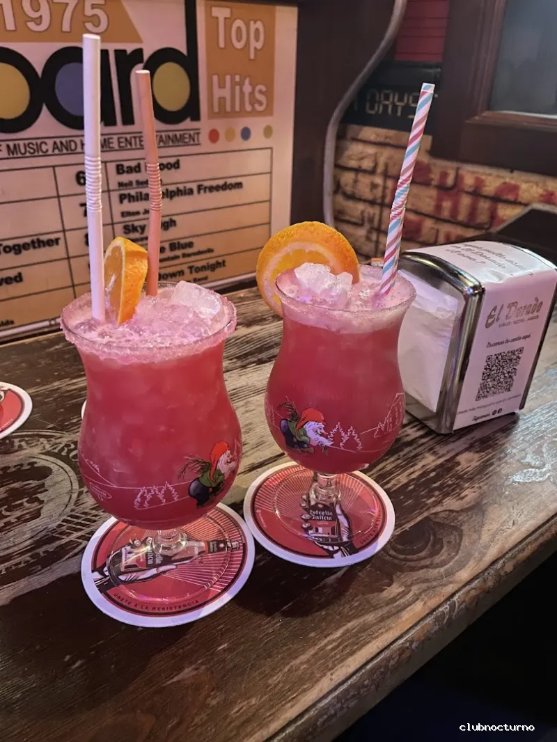 ROCKNROLLA MUSIC BAR