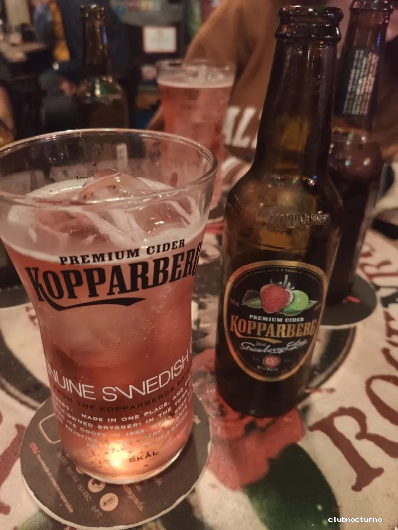 ROCKNROLLA MUSIC BAR