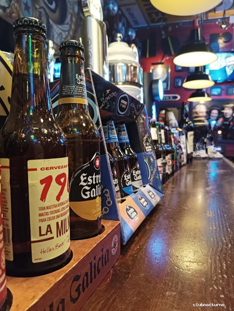 ROCKNROLLA MUSIC BAR