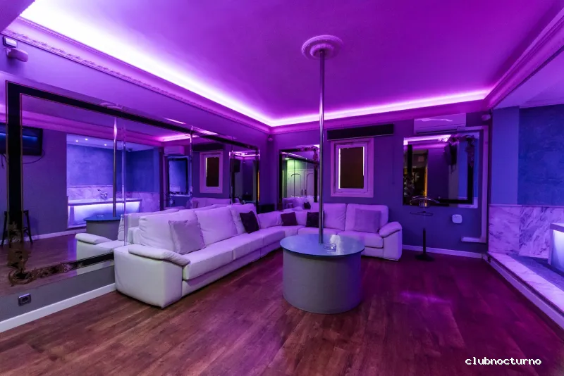 Sala & Hotel Flowers - Madrid