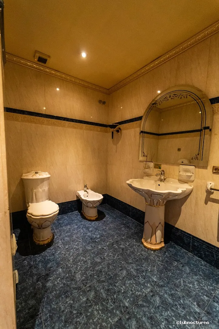 Sala & Hotel Flowers - Madrid