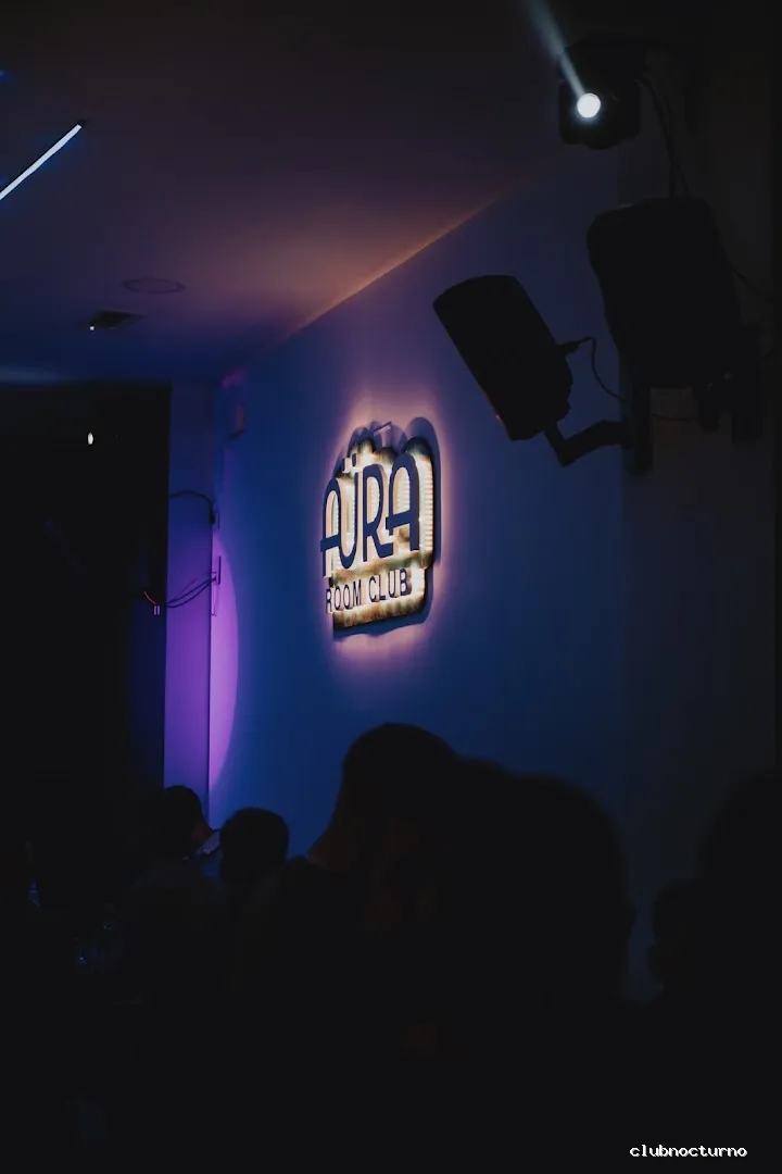 Aura Room Club